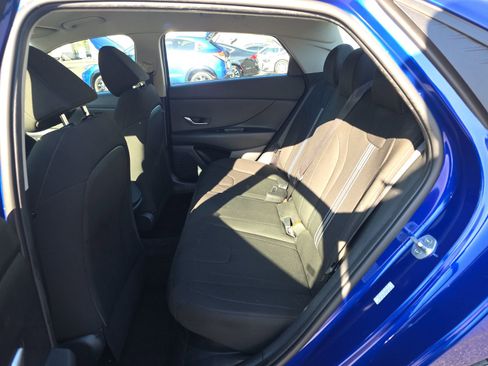 Used 2022 Hyundai Elantra Blue FWD image 14