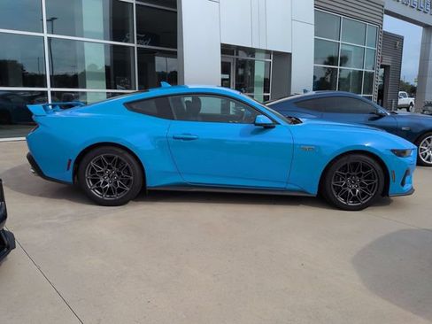 Used 2025 Ford Mustang GT Premium w/ GT Performance Package RWD image 3