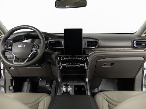 Used 2021 Ford Explorer Platinum w/ Equipment Group 601A image 30