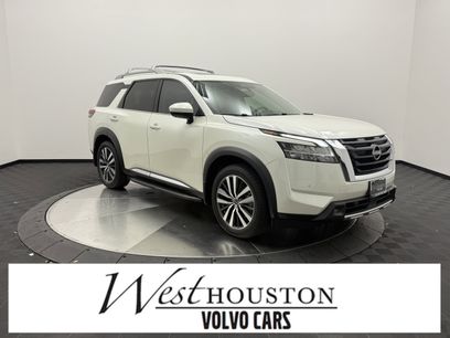 Used 2022 Nissan Pathfinder Platinum w/ Lighting Package (N93)