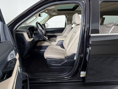 Used 2024 Ford Expedition Max Limited image 10