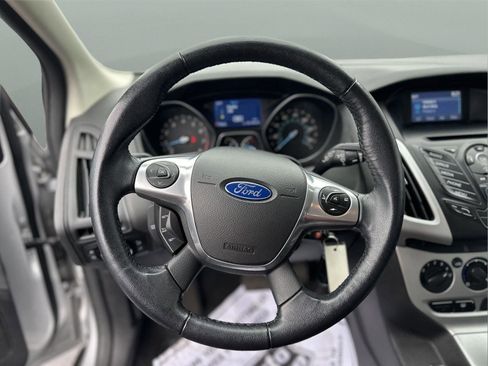 Used 2014 Ford Focus SE w/ Equipment Group 201A image 12