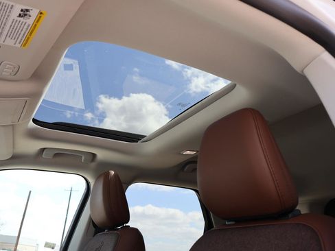 Certified 2025 Ford Bronco Sport Outer Banks w/ Outer Banks Tech Package+ image 18