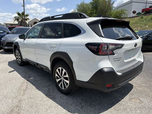 Used 2023 Subaru Outback Premium AWD/4WD image 8