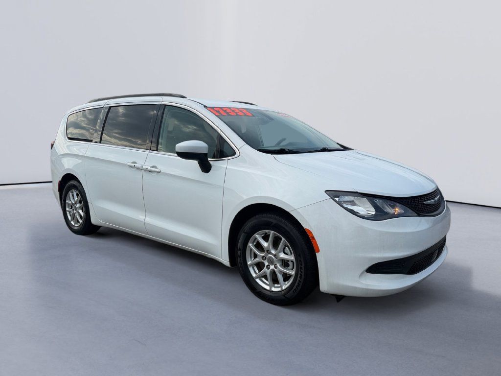 Used 2021 Chrysler Voyager Lxi FWD image 1