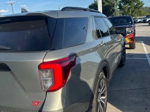 Certified 2020 Ford Explorer ST w/ Premium Technology Package AWD/4WD image 12
