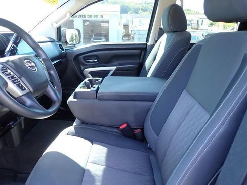 Used 2024 Nissan Titan SV AWD/4WD image 15