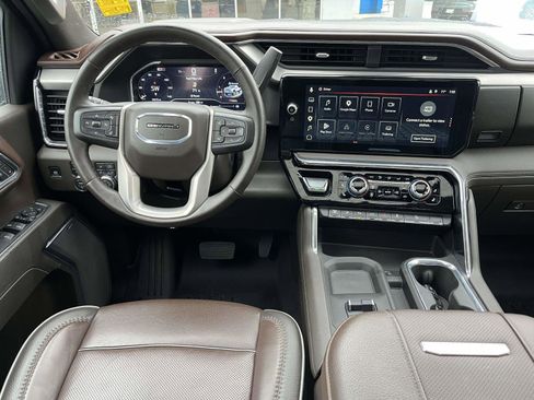 Used 2025 GMC Sierra 2500 Denali w/ Denali Reserve Package AWD/4WD image 7