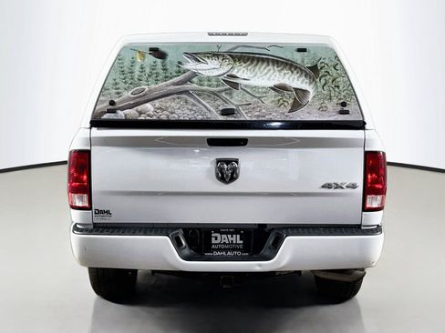 Used 2017 RAM 1500 Express AWD/4WD image 12