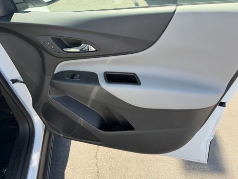 Used 2022 Chevrolet Equinox LT FWD image 21