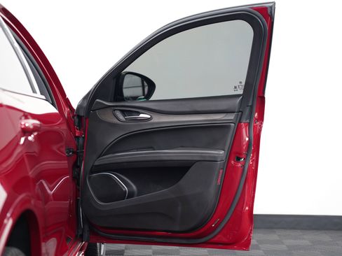 Used 2021 Alfa Romeo Stelvio Ti w/ Nero Edizione image 22