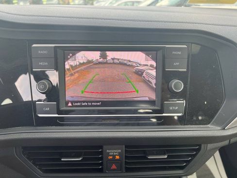 Used 2019 Volkswagen Jetta SE w/ Cold Weather Package FWD image 26