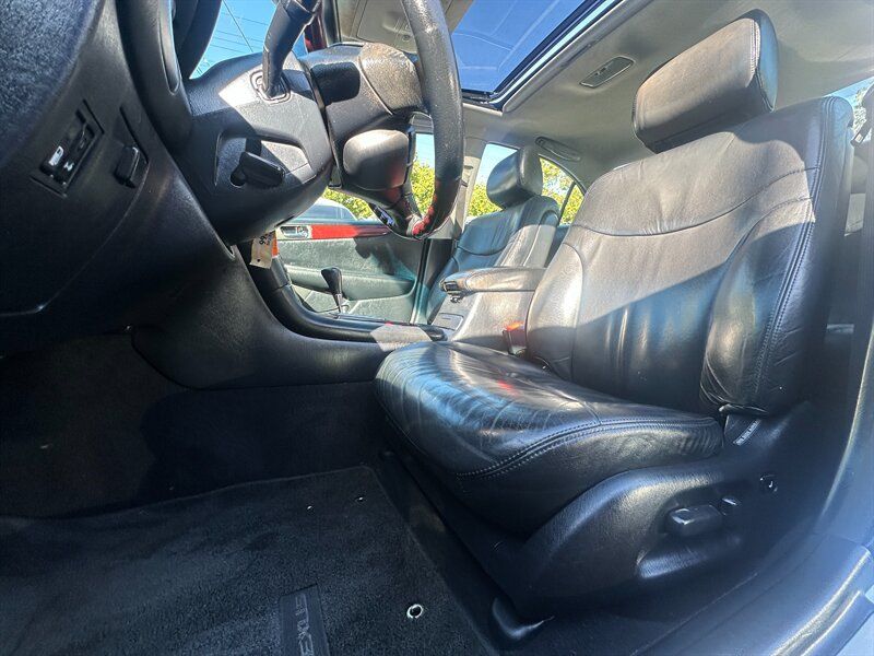 Used 2002 Lexus ES 330 w/ Premium Pkg FWD image 12