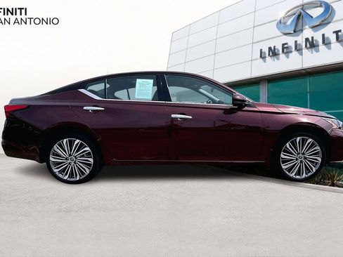Used 2025 Nissan Altima 2.5 SL AWD/4WD image 45