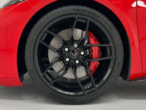 Used 2025 Chevrolet Corvette Z06 RWD image 9