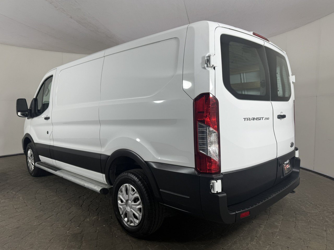 Used 2025 Ford Transit 250 Low Roof w/ Exterior Upgrade Package RWD image 5