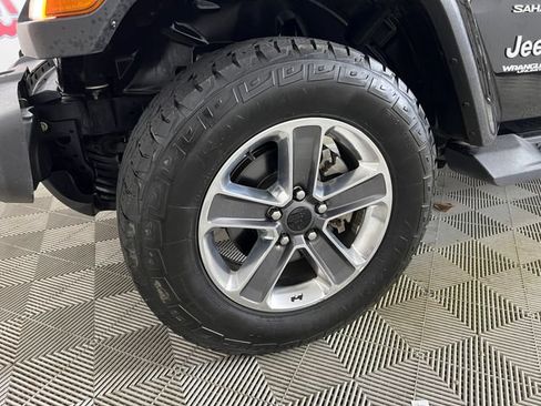 Used 2020 Jeep Wrangler Unlimited Sahara AWD/4WD image 25