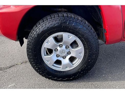 Used 2013 Toyota Tacoma 4x4 Double Cab w/ SR5 Pkg image 10