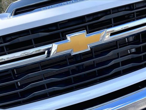 Used 2025 Chevrolet Silverado 2500 LT image 30