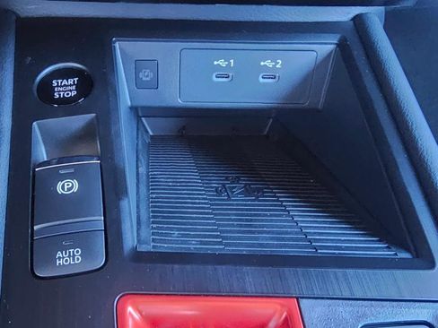 Used 2025 Nissan Kicks SR w/ Illumination Package image 25