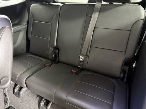 Used 2023 Chevrolet Traverse High Country image 8