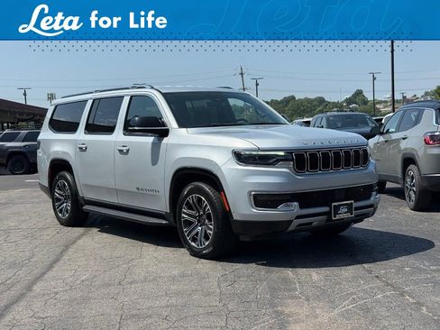 Used 2023 Jeep Wagoneer L Series II image 1