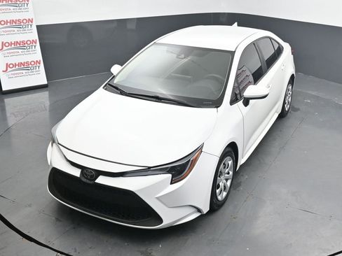 Used 2021 Toyota Corolla LE image 27