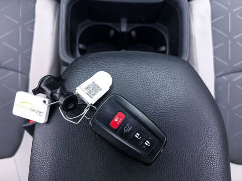 Used 2023 Toyota RAV4 XLE w/ Convenience Package FWD image 24