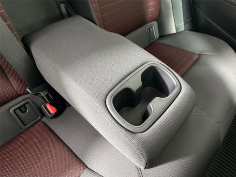 Used 2025 Toyota Corolla SE image 42