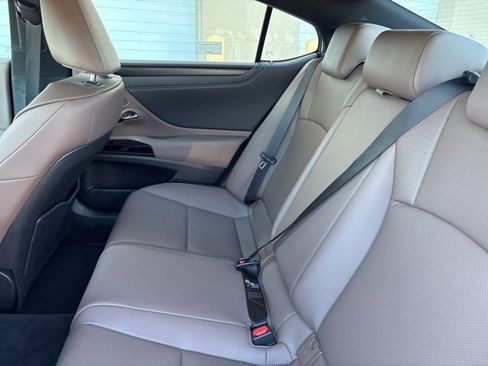 Used 2025 Lexus ES 350 w/ Premium Package image 3