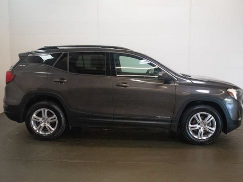 Used 2020 GMC Terrain SLE w/ Driver Convenience Package AWD/4WD image 3