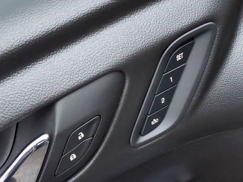 Certified 2022 GMC Acadia AT4 w/ Preferred Package image 32