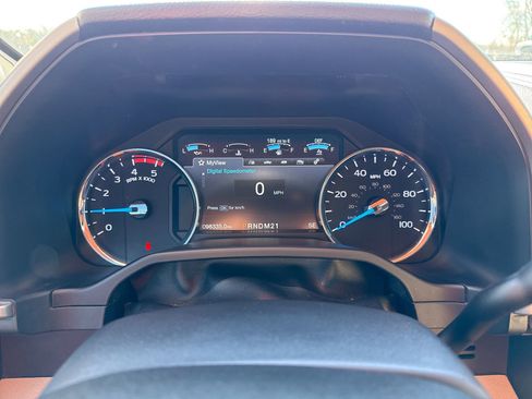 Used 2017 Ford F250 Lariat w/ Chrome Package image 10