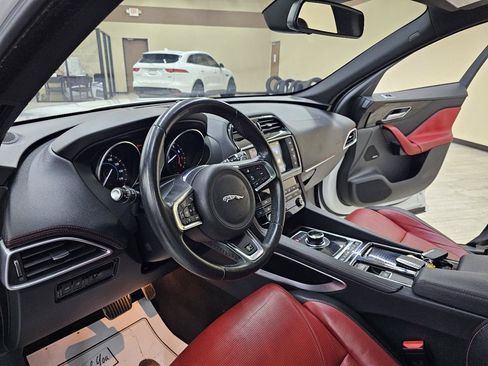 Used 2018 Jaguar F-PACE R-Sport AWD/4WD image 19