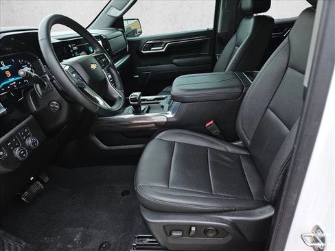 Used 2024 Chevrolet Silverado 1500 LTZ image 13
