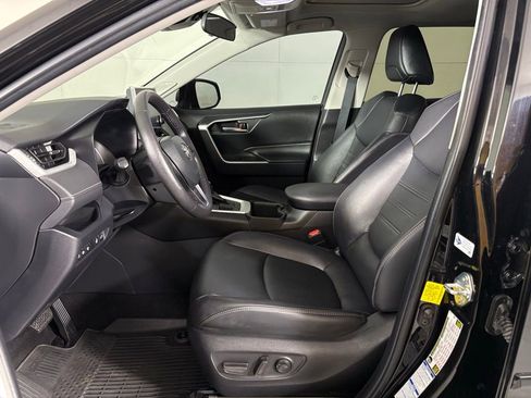 Used 2022 Toyota RAV4 XLE Premium AWD/4WD image 16
