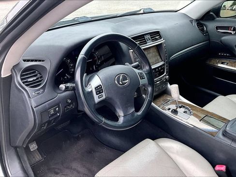 Used 2011 Lexus IS 350C w/ Luxury Pkg RWD image 14