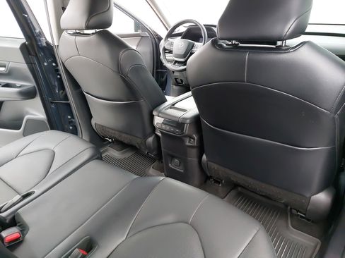 Used 2024 Toyota Grand Highlander AWD image 13