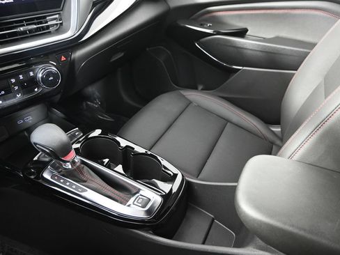Used 2024 Chevrolet Trax RS FWD image 31