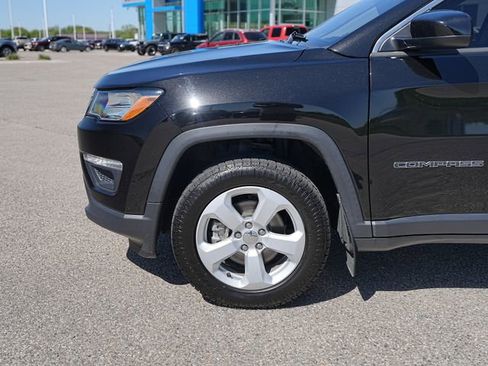 Used 2020 Jeep Compass Latitude w/ Cold Weather Group AWD/4WD image 11
