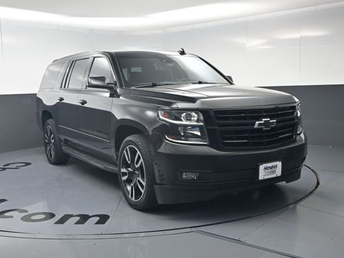 Used 2019 Chevrolet Suburban Premier AWD/4WD image 3