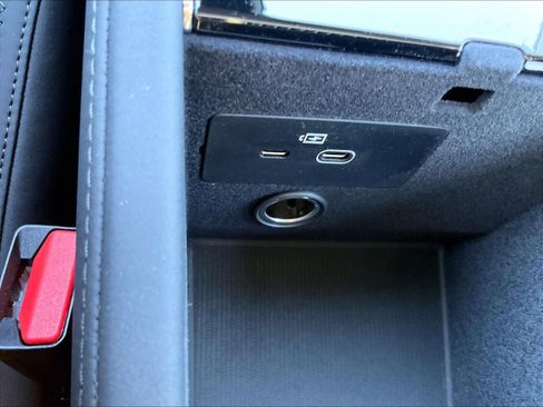 New 2026 Volvo XC90 B5 Plus w/ Protection Package image 23