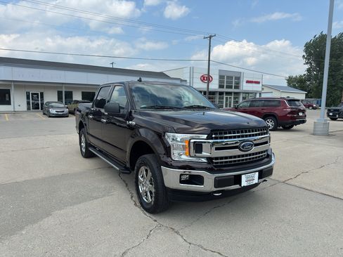 Used 2020 Ford F150 XLT w/ Equipment Group 302A Luxury AWD/4WD image 4