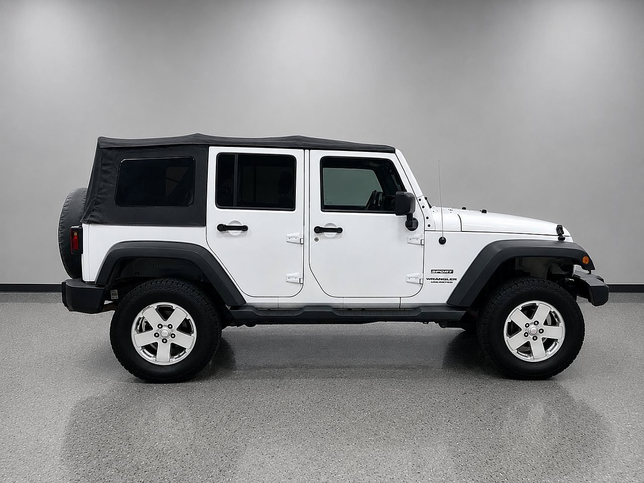 Used 2013 Jeep Wrangler Unlimited Sport AWD/4WD image 3