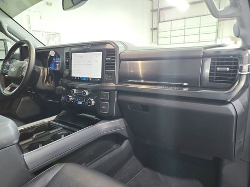 Used 2025 Ford F350 Lariat w/ Lariat Ultimate Package AWD/4WD image 39