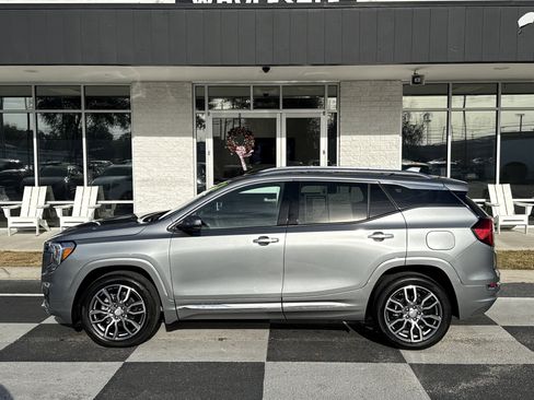 Used 2024 GMC Terrain Denali w/ Denali Premium Package image 1