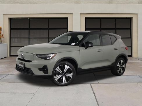 Used 2023 Volvo XC40 Recharge Plus w/ Protection Package Premier AWD/4WD image 3