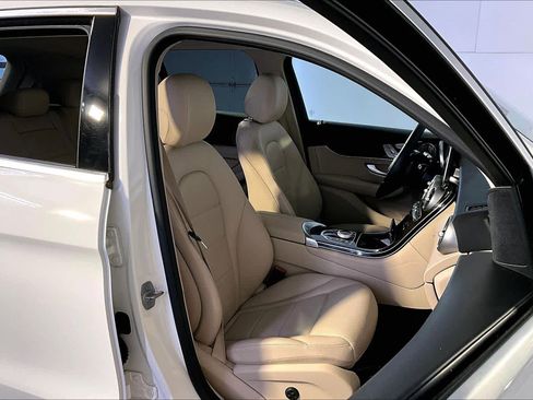Used 2017 Mercedes-Benz GLC 300 4MATIC image 8
