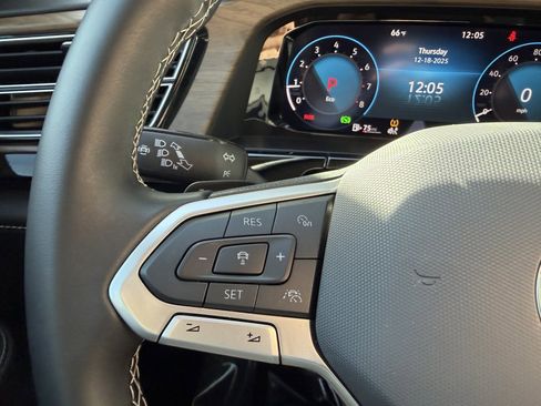 Used 2025 Volkswagen Atlas SE w/ Panoramic Sunroof Package image 30