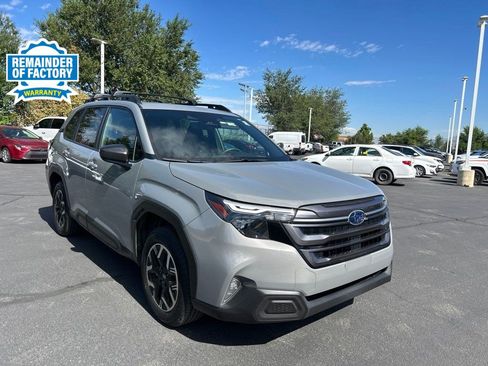Used 2025 Subaru Forester Premium AWD/4WD image 1